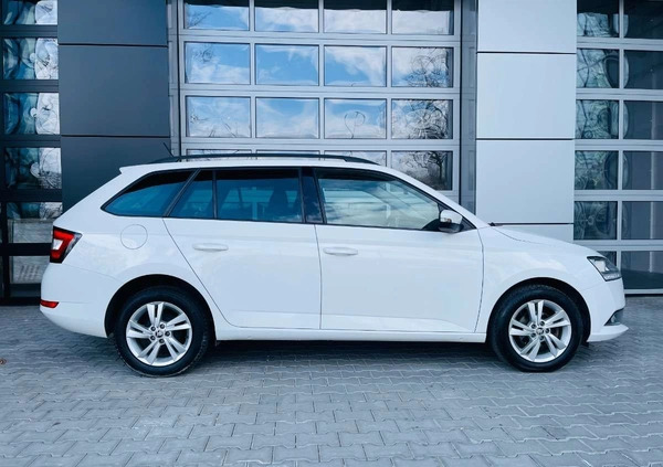 Skoda Fabia cena 45900 przebieg: 115508, rok produkcji 2019 z Kobylin małe 301